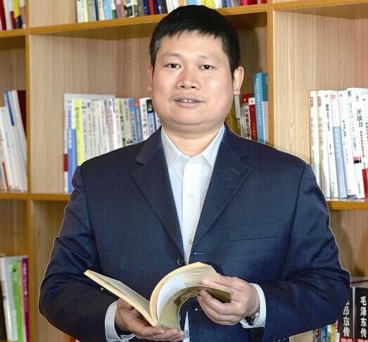 傲农董事长_傲农董事长老婆照片